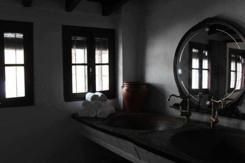 Casa Palacio Del Siglo XVIII En Centro Sevilla Buitenkant foto